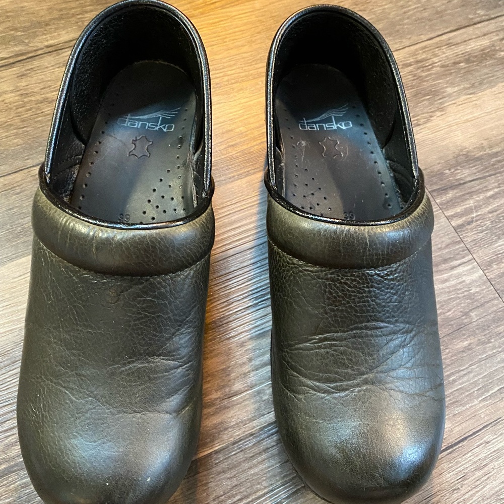 Dankso Dark Green Clogs